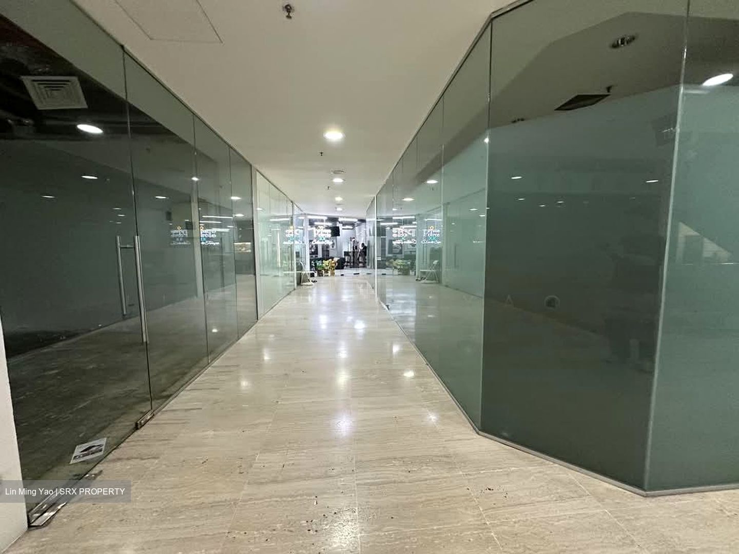 Singapore Shopping Centre (D9), Retail #558613681